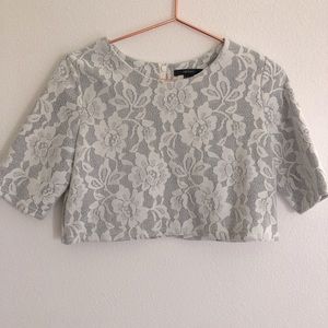 Super cute cropped top with flower print